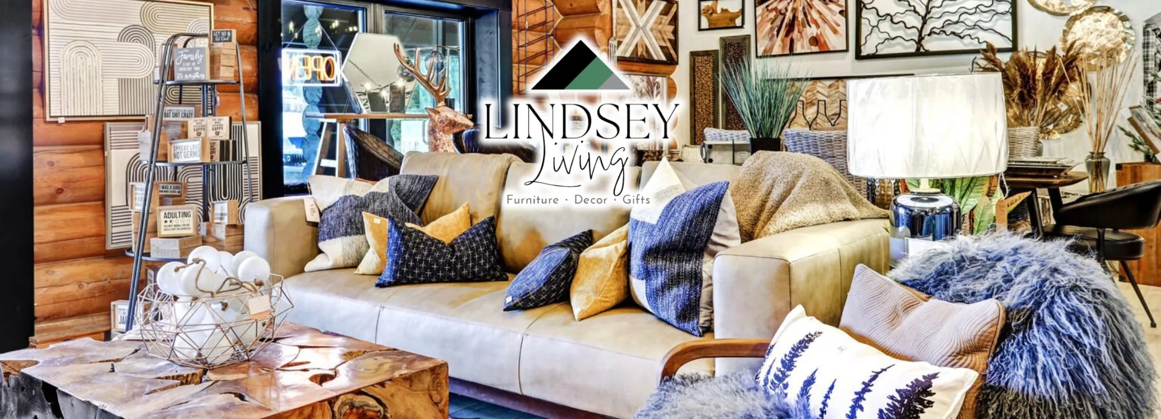 Lindsey-Living_Desktop_NM